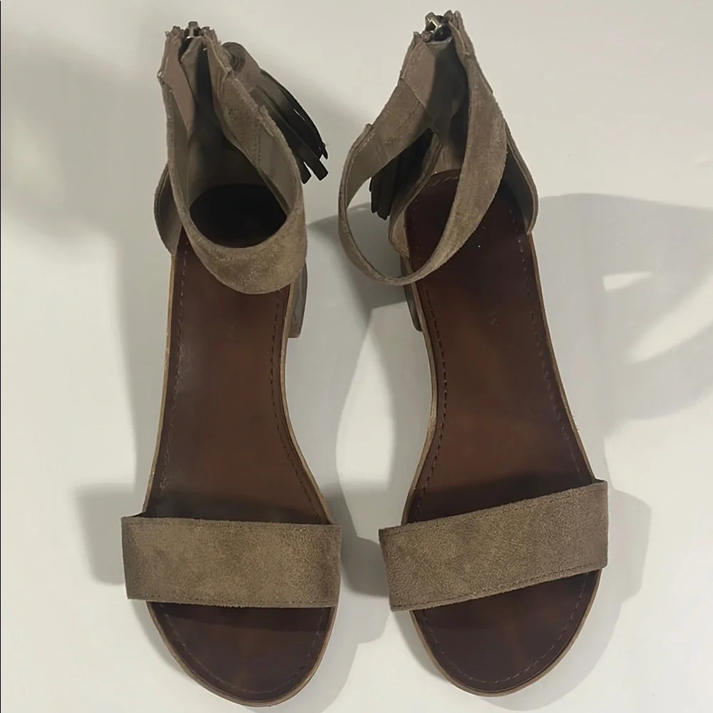 Rock & Candy Elegant Tan Suede Women's Sandals